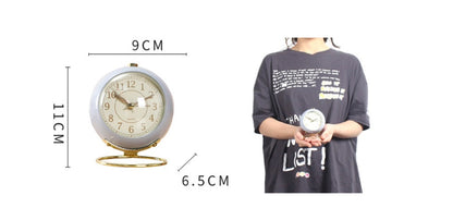 Simple And Silent Bedside Tabletop Lazy Clock