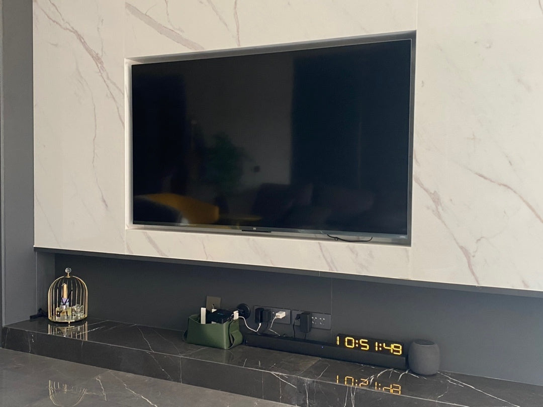 Luminous Electronic Clock With Perpetual Calendar