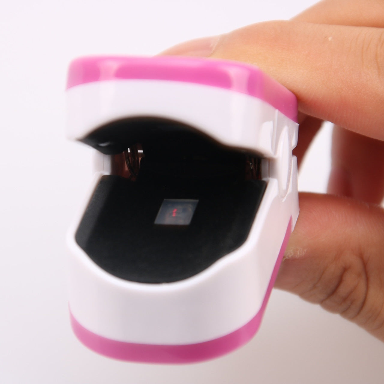 Finger Clip Blood Oxygen Saturation Monitor